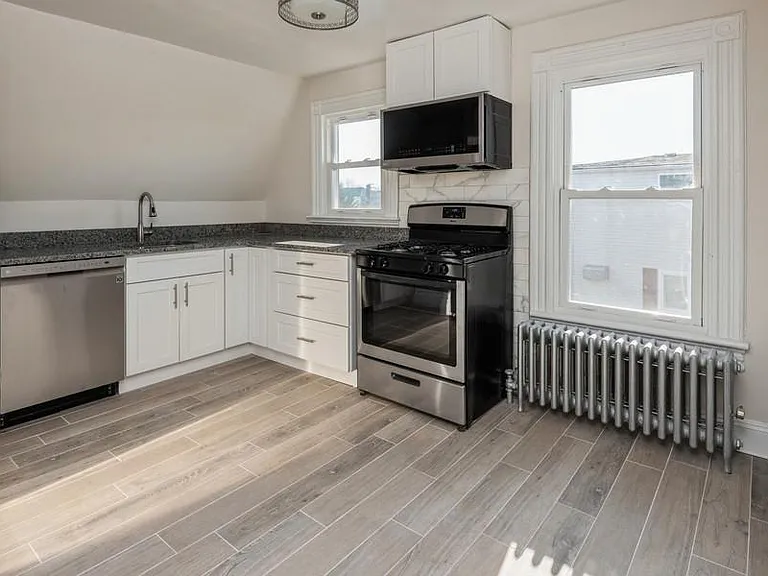73 Dart St — Photo 3