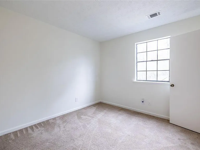 3927 Centennial Trl — Photo 11