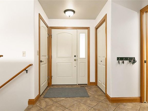 3rd image of 7100 Silversprings Cir