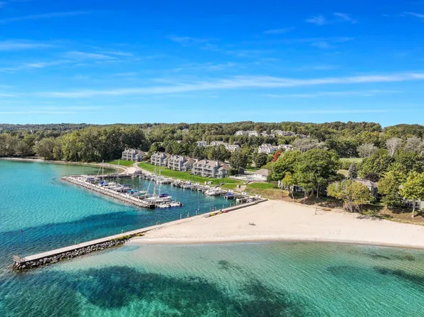 756 N Yacht Club Dr Unit 21, Suttons Bay, MI 49682