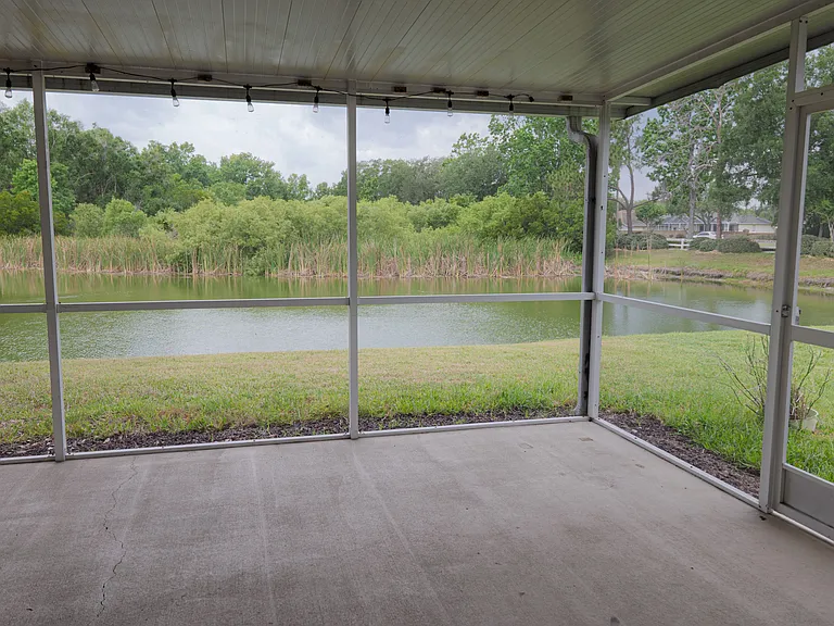 1637 Maximilian Dr — Photo 30