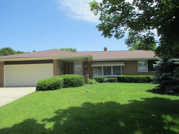 5154 Maplewood DRIVE, Greendale, WI 53129