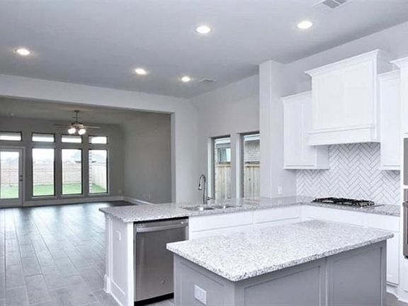 4th image of 15034 Montezuma Quail Dr