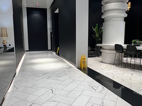 4th image of 87 Peter St #Penthouse 106