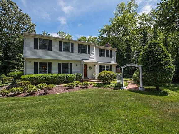 4th image of 4 Lantern Ct