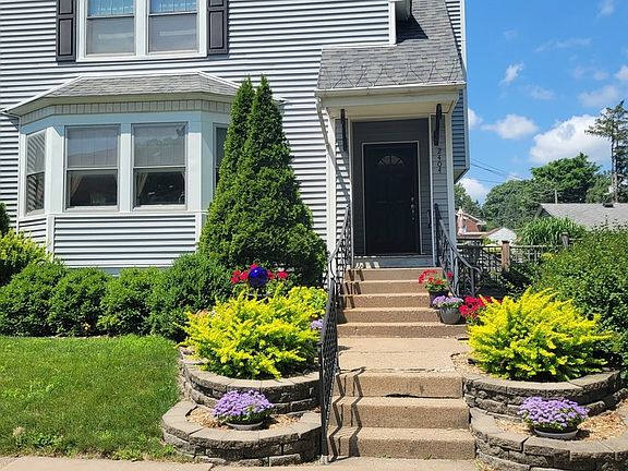 2nd image of 2404 Pershing Ave