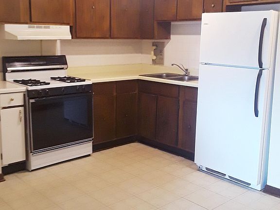 2nd image of 18555 Hickory Ct APT 13