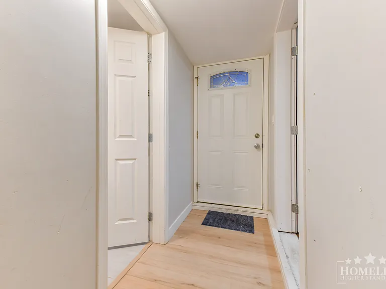 7437 Garfield Dr — Photo 2