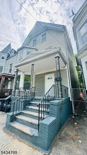 131 S 8th St #3 Photo 1