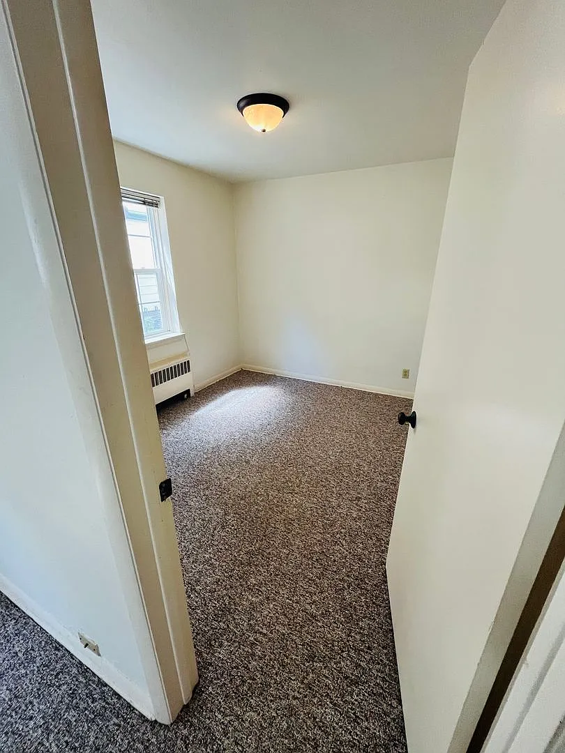 135 East Johnson Street — Photo 3