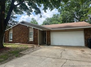 1100 S Lions Ct, Broken Arrow, OK 74012