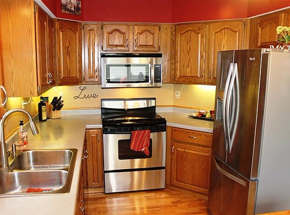 5th image of 1912 Sandalwood Dr
