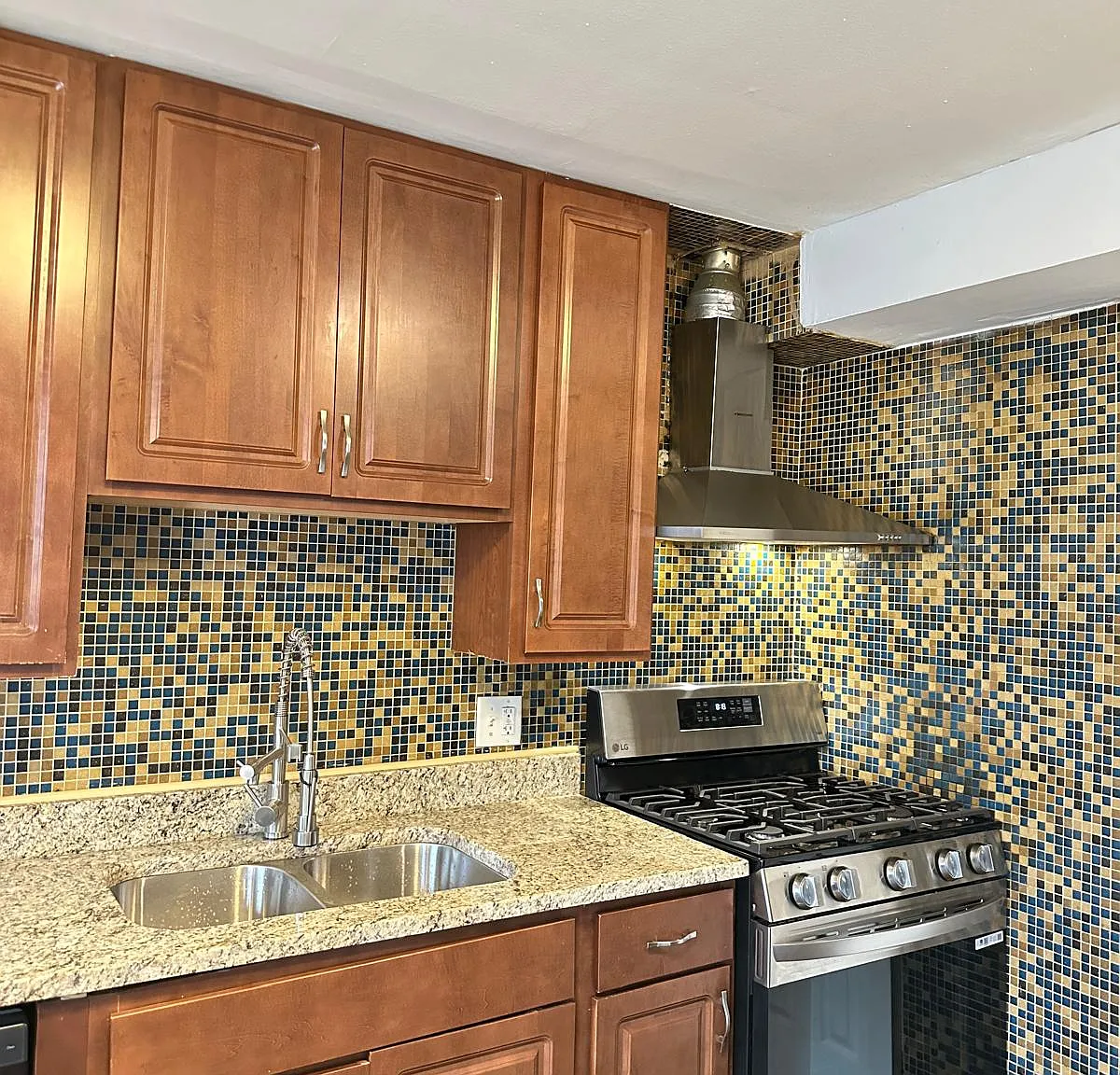 3 bed, 1316 sqft, $2,950 — Photo 3