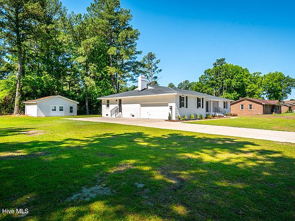 3rd image of 513 E Greenfield Blvd
