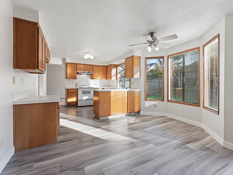 7050 SW 174th Ave — Photo 11
