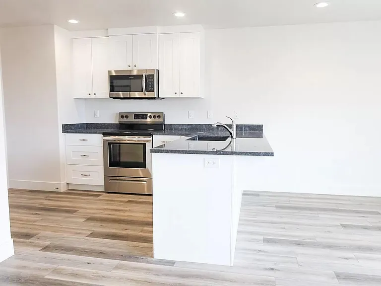 917 N 100 W — Photo 6