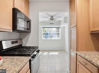 7097 Spring Garden Dr APT 101, Springfield, VA 22150