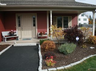 8 Chickadee Ln, Hampden, ME 04444