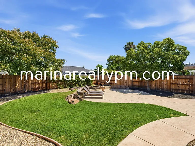 208 Buttercup Cir — Photo 48