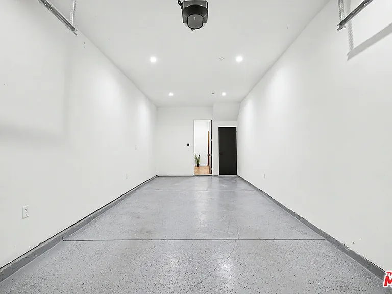 1907 S Corning St #1 — Photo 13