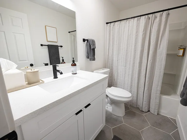 249 S Monterey St — Photo 14