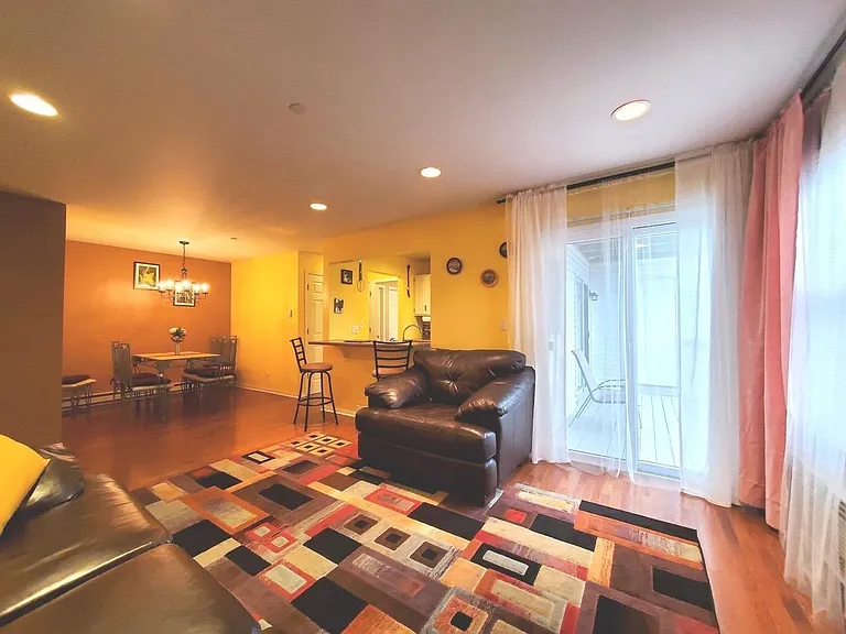 1353 Cunat Ct #2B — Photo 12