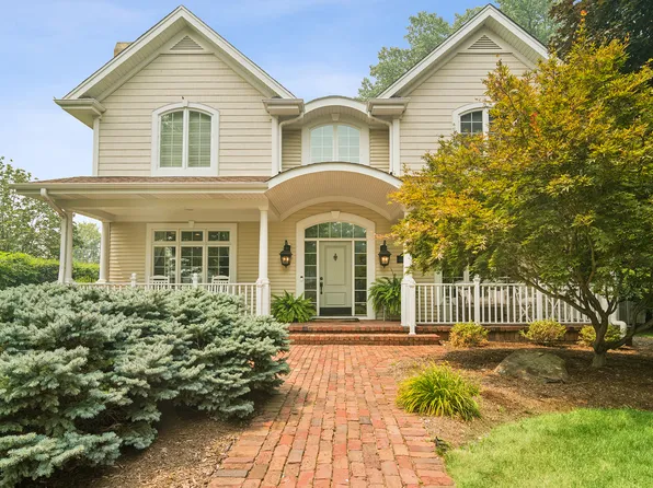 1600 N Vail Ave, Arlington Heights, IL 60004