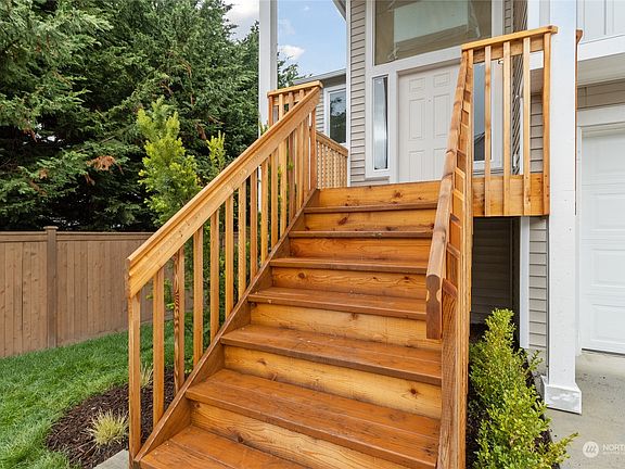 4th image of 6871 43rd Street NE