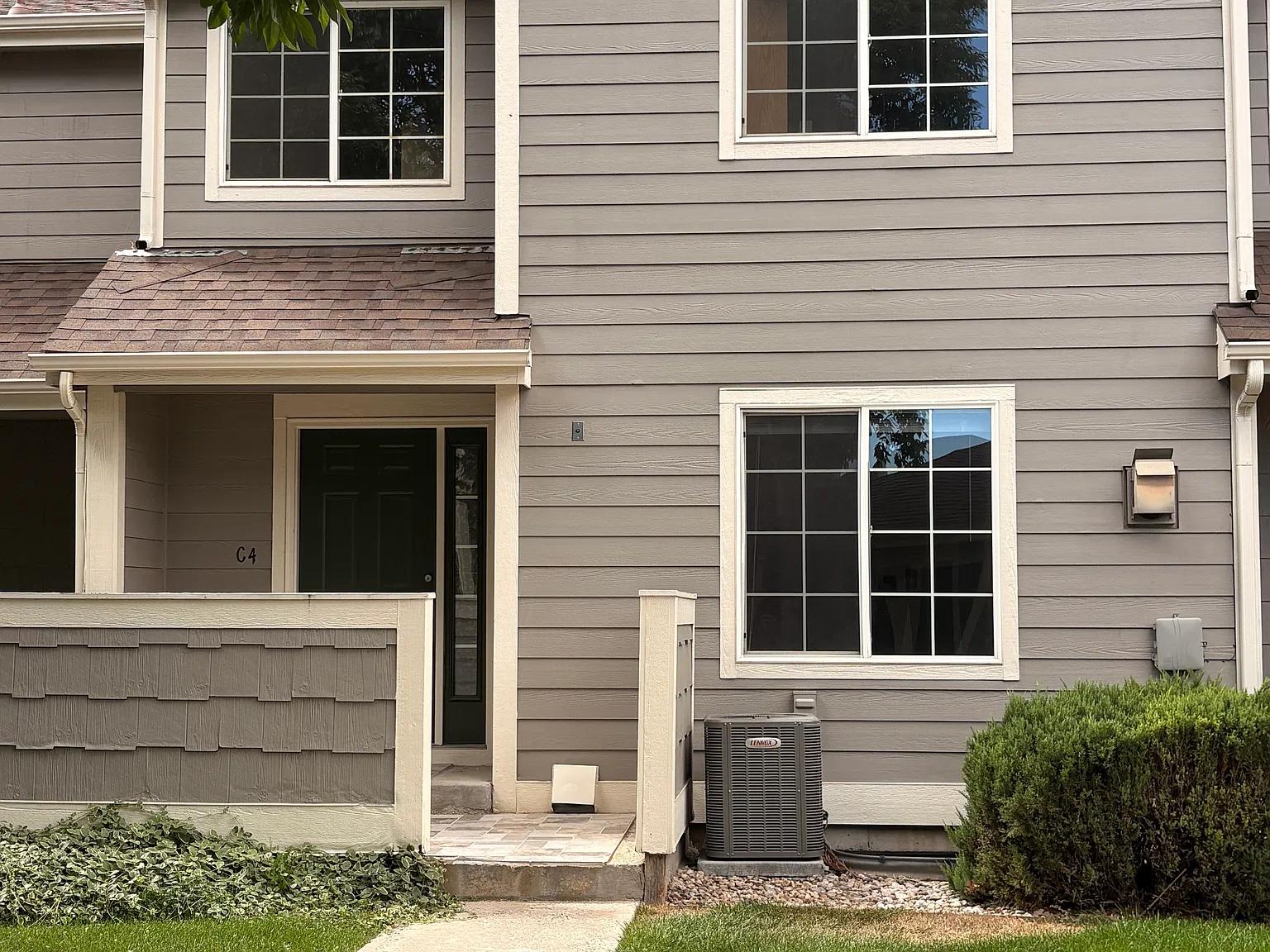2 bed, 2.5 bath, 1125 sqft, $1,900 — Photo 1