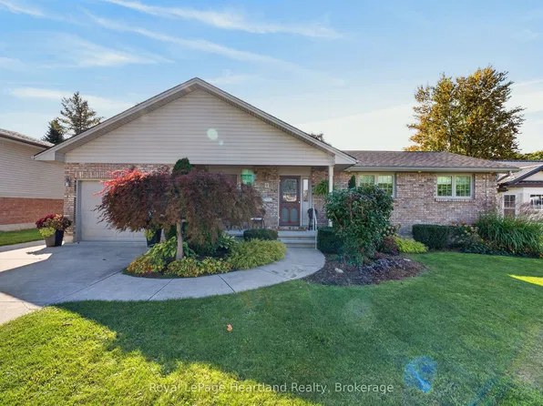 9 Sherwood Cres, South Huron, ON N0M 1S1