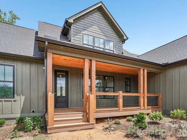 32 S View Dr, Burnsville, NC 28714
