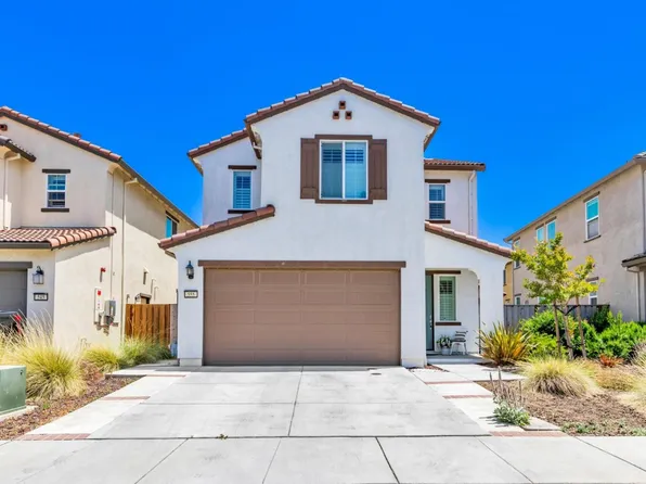 555 Sparrow St, Hollister, CA 95023