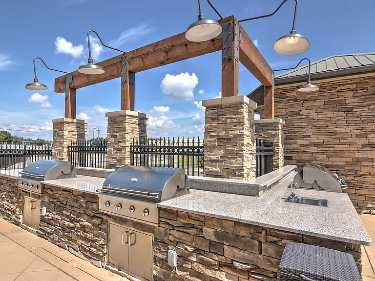 Mansions at Riverside — Photo 5