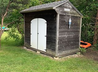 12 Oliver St, Mattapoisett, MA 02739