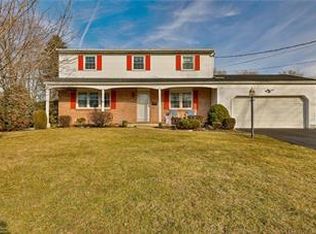 26 Gordon Dr, Easton, PA 18045
