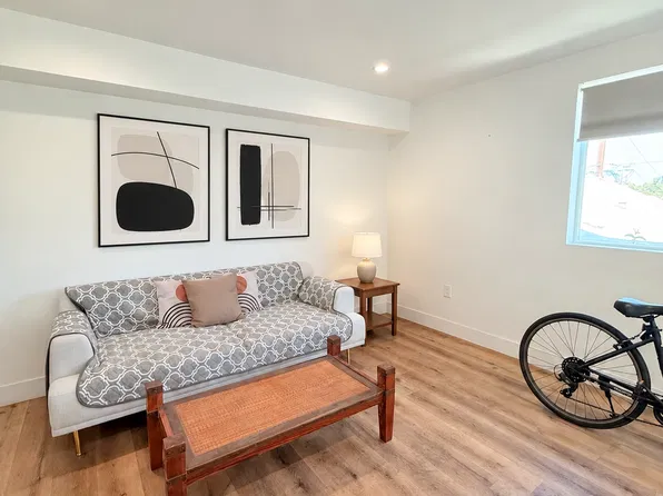 3025 Walton Ave #3, Los Angeles, CA 90007