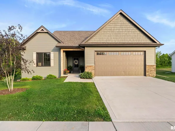 701 Sweet Wood Ln, Blue Grass, IA 52726