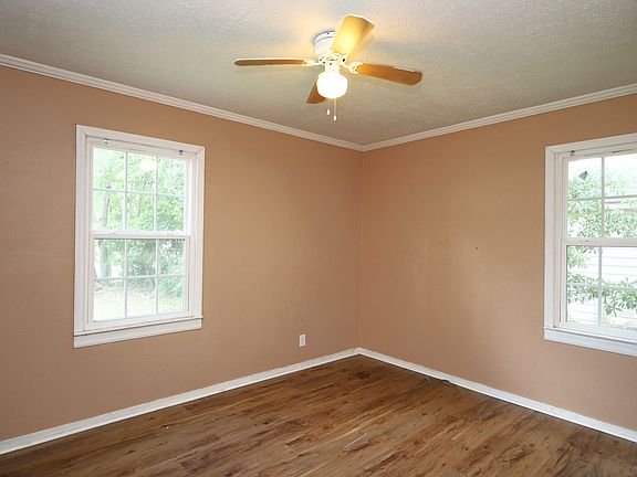 3rd image of 1706 N Lee St