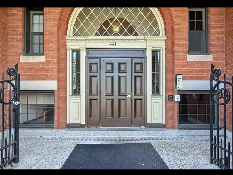 441 Washington Ave #1 — Photo 2