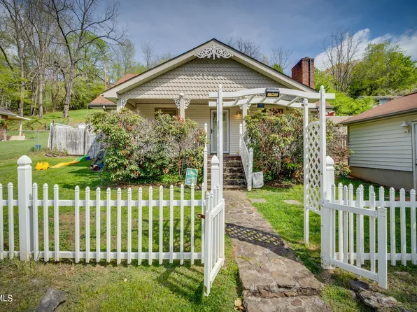 422 Highland St, Gate City, VA 24251