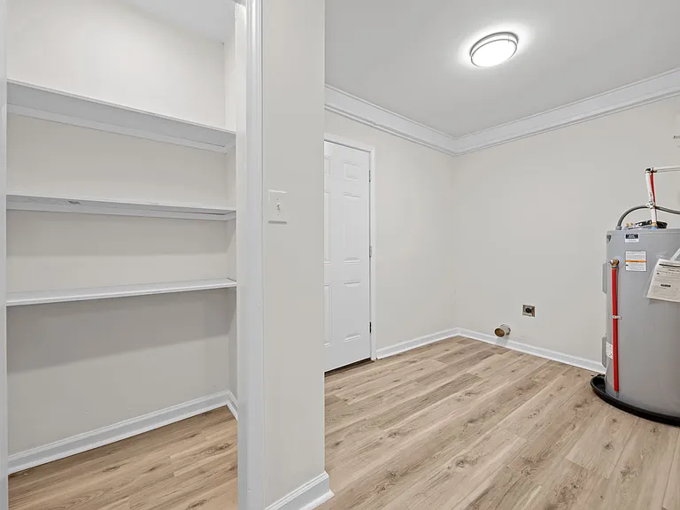 1005 E Russell Ave — Photo 14