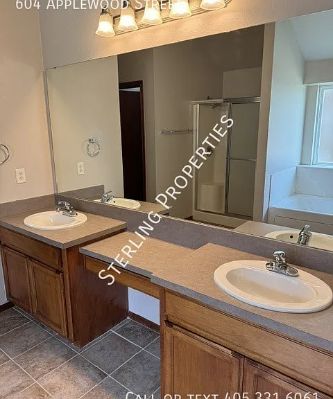 604 Applewood St — Photo 34