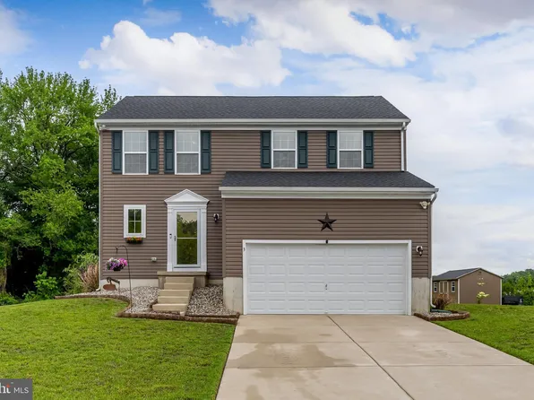 3 Lake Cir, Carneys Point, NJ 08069