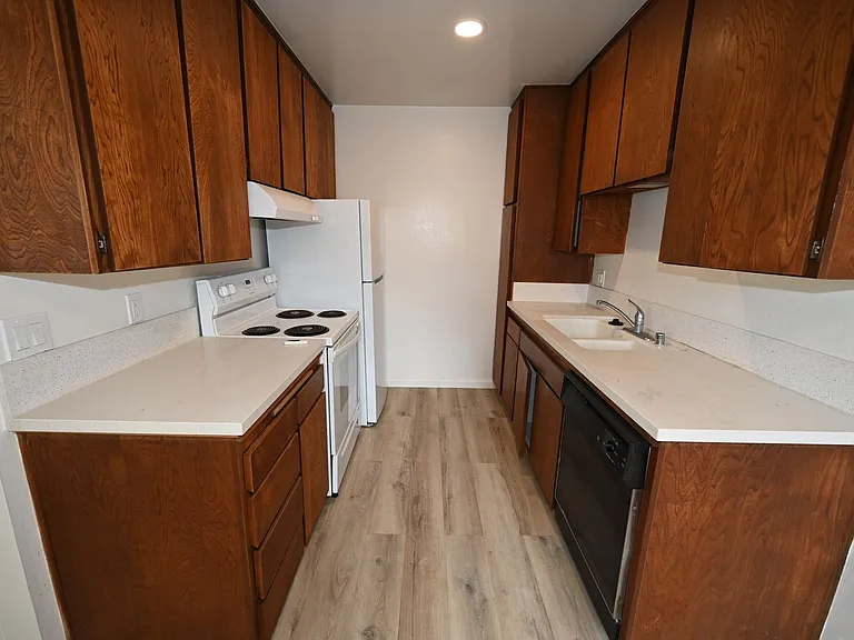 4944 Narragansett Ave — Photo 8