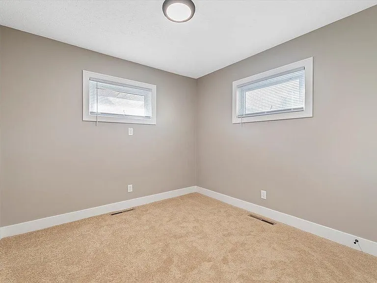 2445 Avenue I — Photo 14
