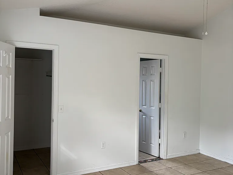 305 Cocoa Ct — Photo 16