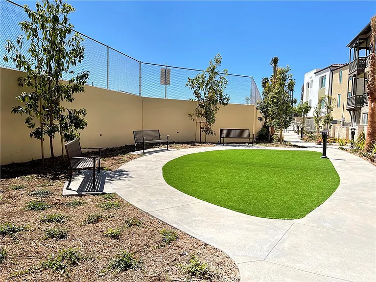 2869 Doheny Way — Photo 62