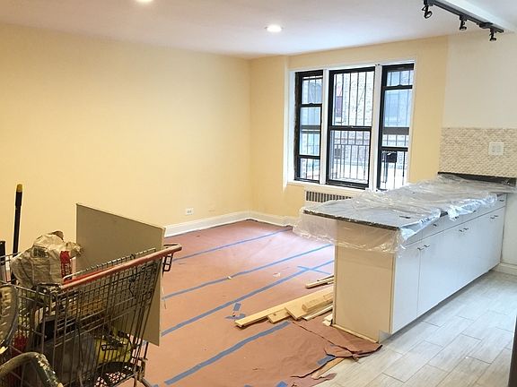5th image of 424 E 19th St