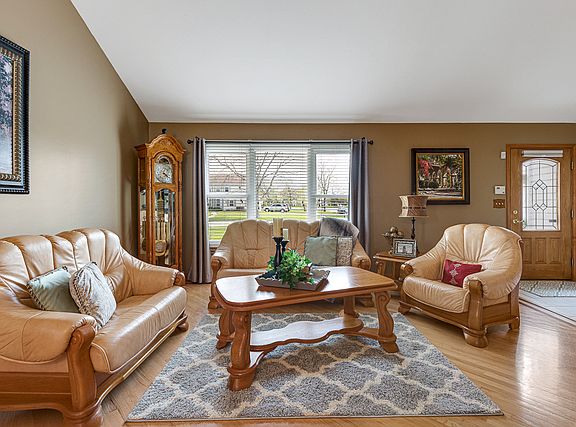 5th image of 417 Millwood Dr