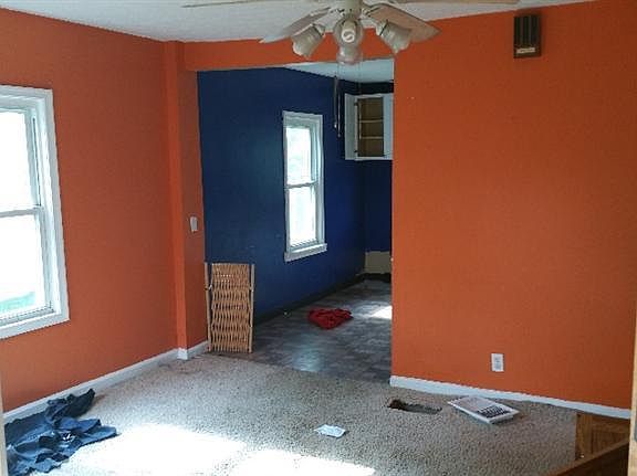 3rd image of 4455 Crystal Ave